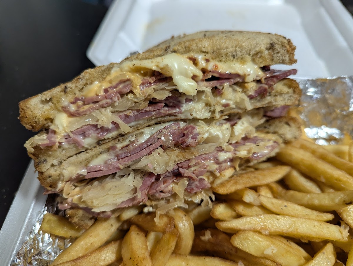 Encore Bar & Grill Photos 2